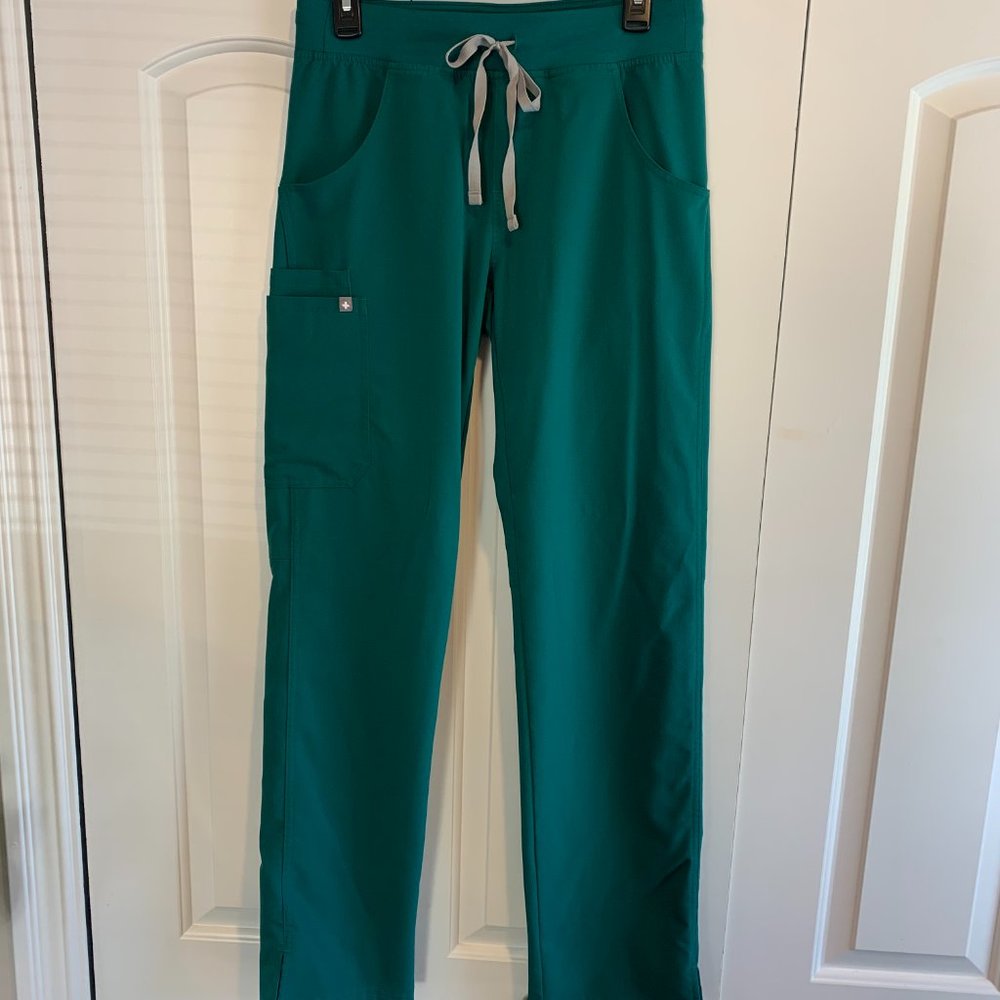 FIGS Kade Cargo Scrub Pants